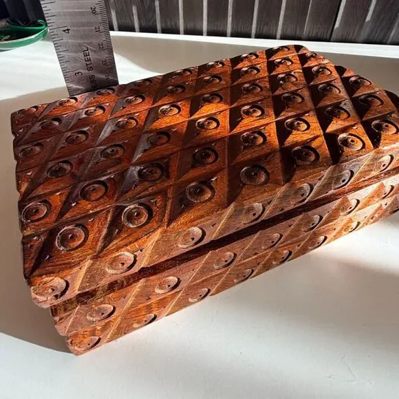 Vintage wooden trinket box (purple felt liner) - Picture 5 of 5